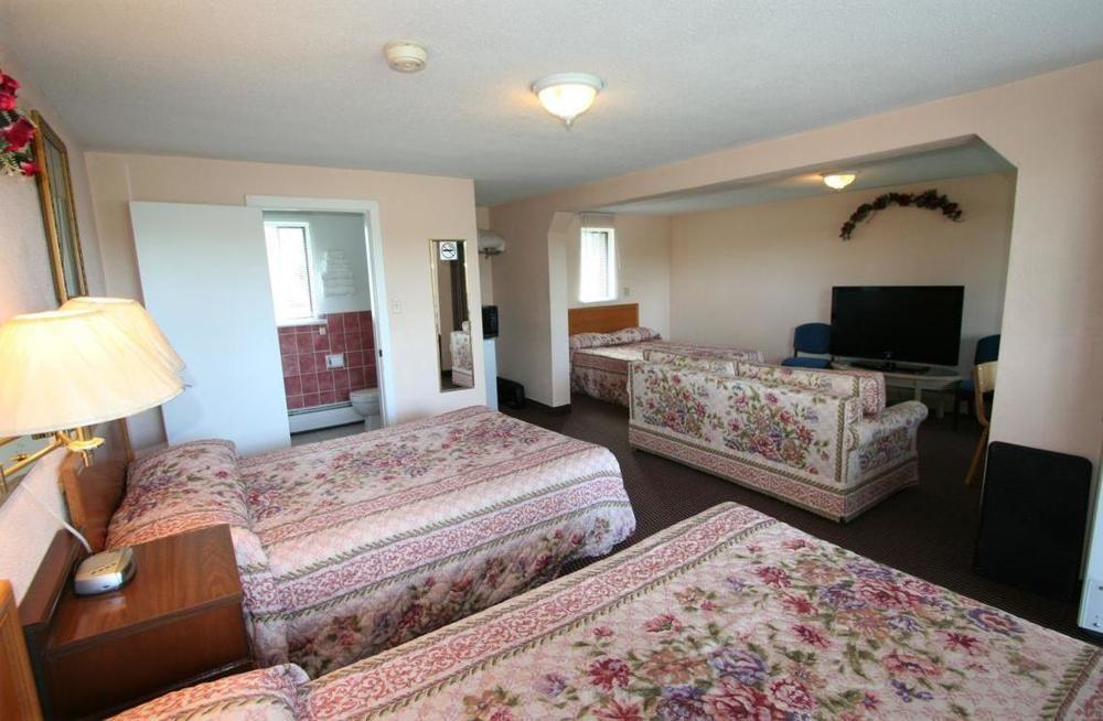 Campbellford River Inn Екстер'єр фото