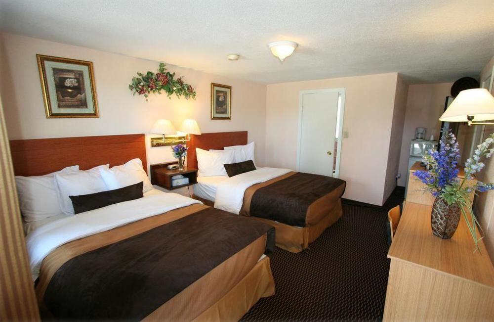 Campbellford River Inn Екстер'єр фото