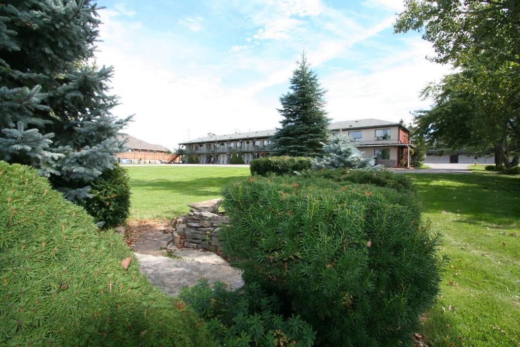Campbellford River Inn Екстер'єр фото