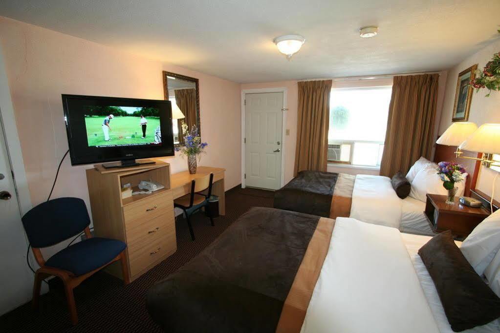 Campbellford River Inn Екстер'єр фото
