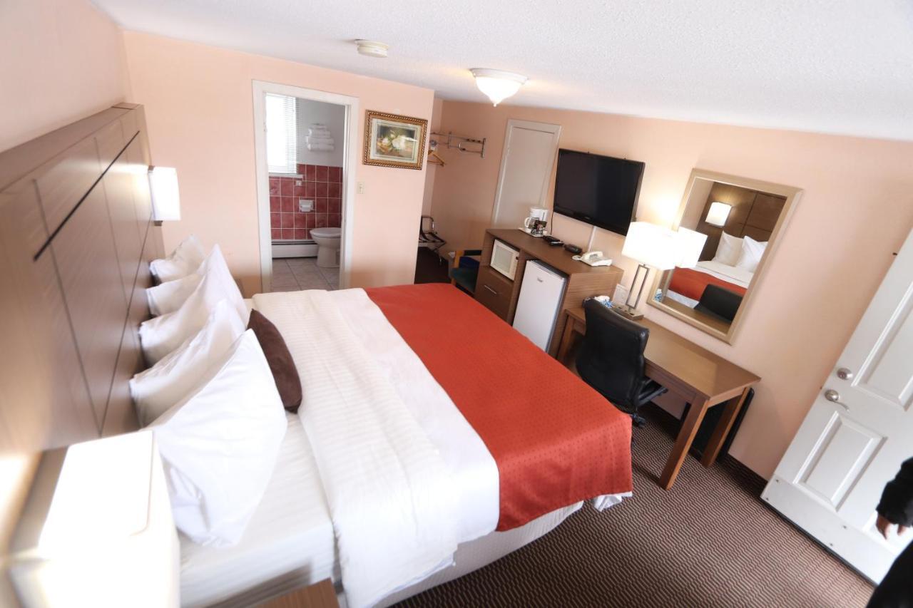 Campbellford River Inn Екстер'єр фото